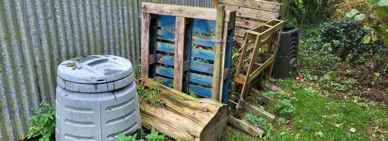 Makeshift compost system - Photo by Richard taken 24/09/2026