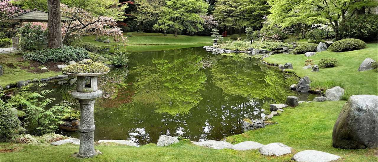 Japanese-style park - Image by Guy Dugas from Pixabay