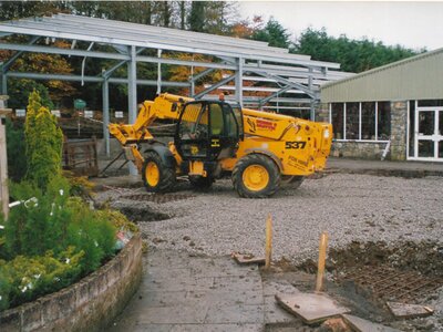 2004 - Work on the new garden & conservatory store