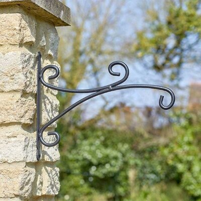 16/18in Forth Bracket -Image courtesy of Smart Garden Products