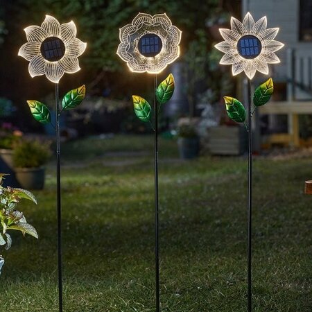Bloom Line Stake Light Mixed -Image courtesy of Smart Garden Products