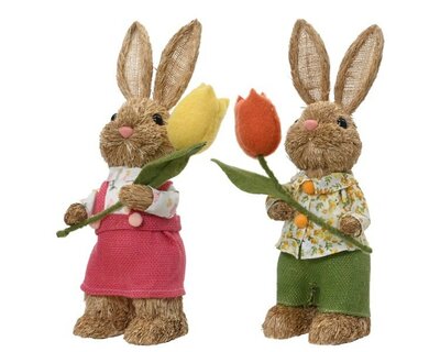 Bunny with tulip -Image courtesy of Kaemingk