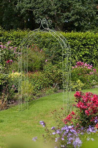 Casa Garden Arch: Sage -Image courtesy of Tom Chambers