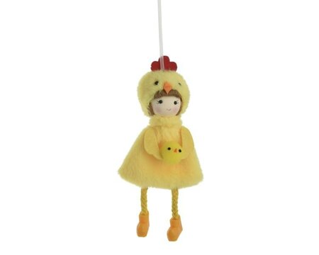 Girl dressed as chicken -Image courtesy of Kaemingk