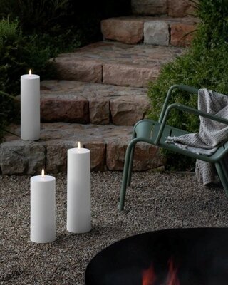 Outdoor LED maxi pillar -Image courtesy of Piffany
