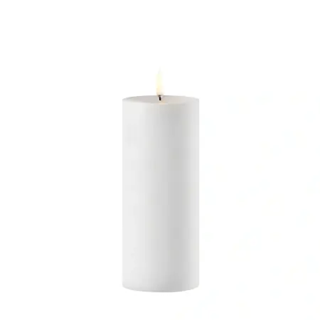 Outdoor LED maxi pillar -Image courtesy of Piffany