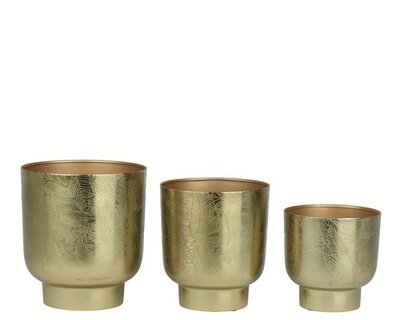 Planter iron with leaf pattern -Image courtesy of Kaemingk