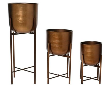 Planter iron with texture -Image courtesy of Kaemingk