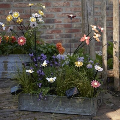 Solar sunflower stake -Image courtesy of Kaemingk