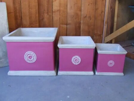 Square Pot with Badge (S) - image 3