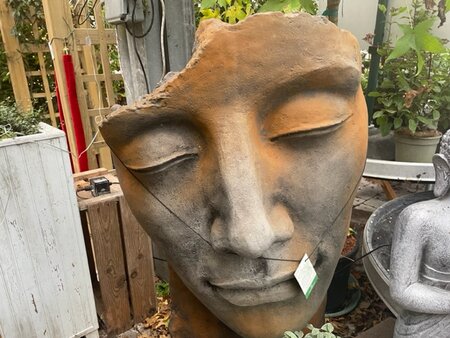 Statue - Man's Face - Rust Effect