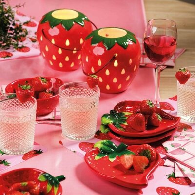 Strawberry Plate -Image courtesy of Kaemingk