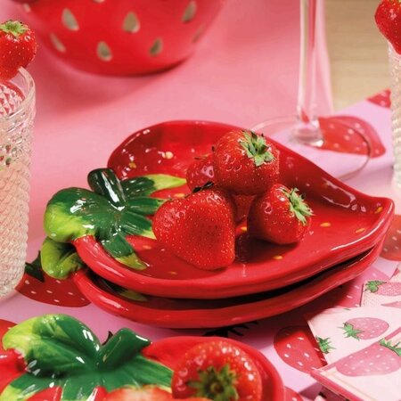 Strawberry Plate -Image courtesy of Kaemingk