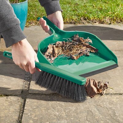Yard Pan & Brush -Image courtesy of Smart Garden Products